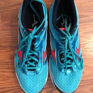 Mizuno // Wave // EL8 // women’s running shoes